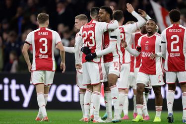 Ajax kweekt vertrouwen tegen dramatisch Vitesse en scoort 5 keer