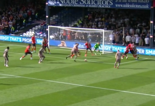 🎥​ | Micky van de Ven schiet Spurs naar koppositie na oliedomme rode kaart teamgenoot