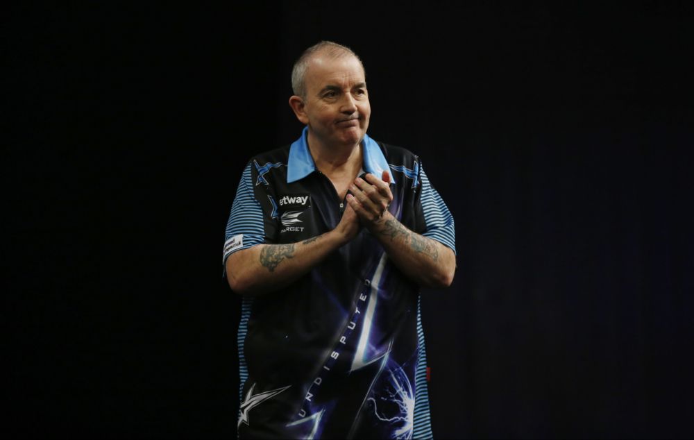 Phil Taylor kondigt afscheid aan (video)