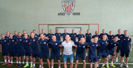 Bilbao-selectie steunt zieke ploeggenoot door ook kaal te gaan (foto's)