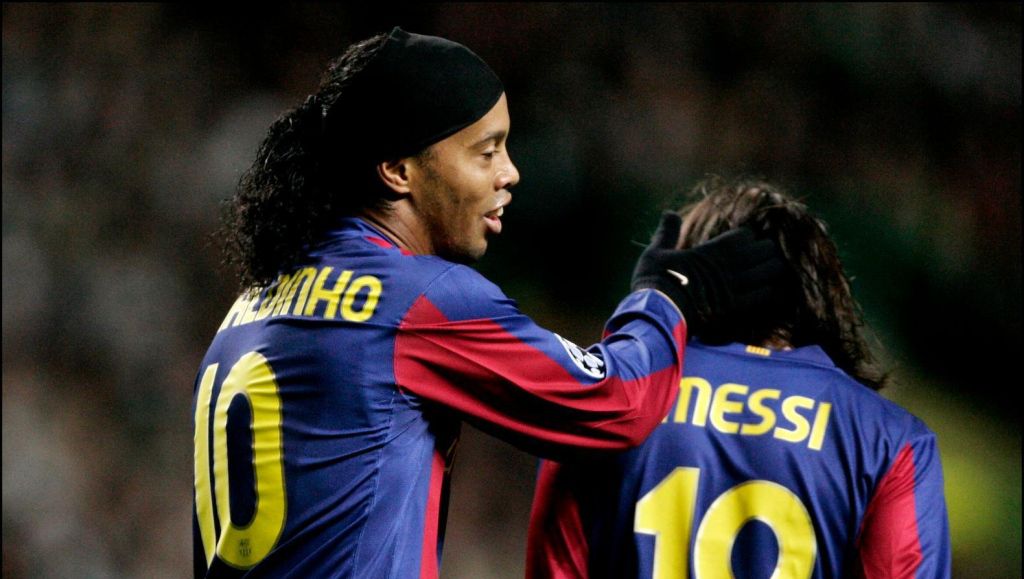 Ronaldinho lijkt voetbalschoenen aan wilgen te hangen en wordt ambassadeur bij Barça