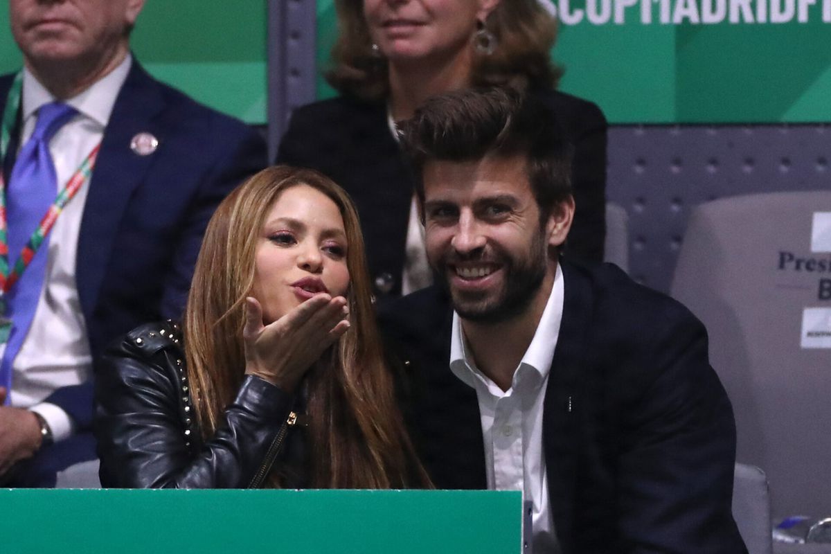 'Shakira betrapte Barcelona-speler Gerard Piqué in bed met een andere vrouw'