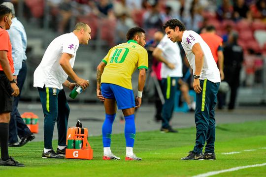 Neymar weken uit de running met hamstringblessure