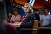 Johan Derksen legt uit waarom hij na kaarsrel bij Talpa bleef: 'Voelde me echt genaaid' featured image