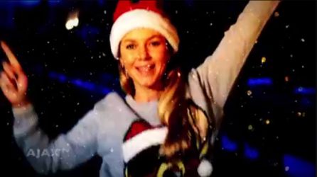 Sexy Ajax-vrouwen overtreffen Mariah Carey in kerstclip (video)