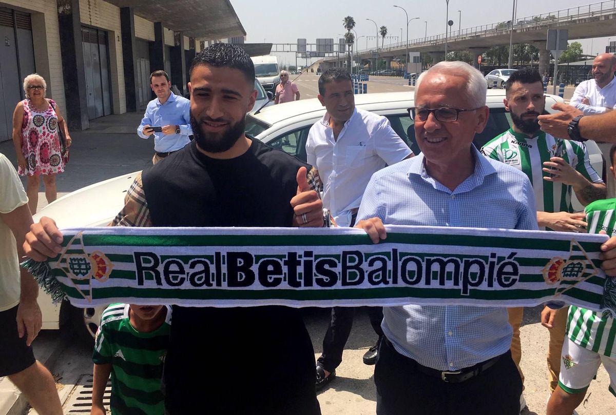 WOW! Real Betis hengelt Lyon-smaakmaker Fekir voor laag prijsje binnen