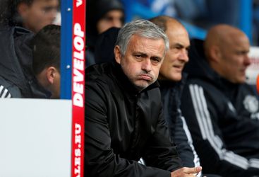 Mourinho verziekt Kerst voor minstens 50 Manchester United-medewerkers