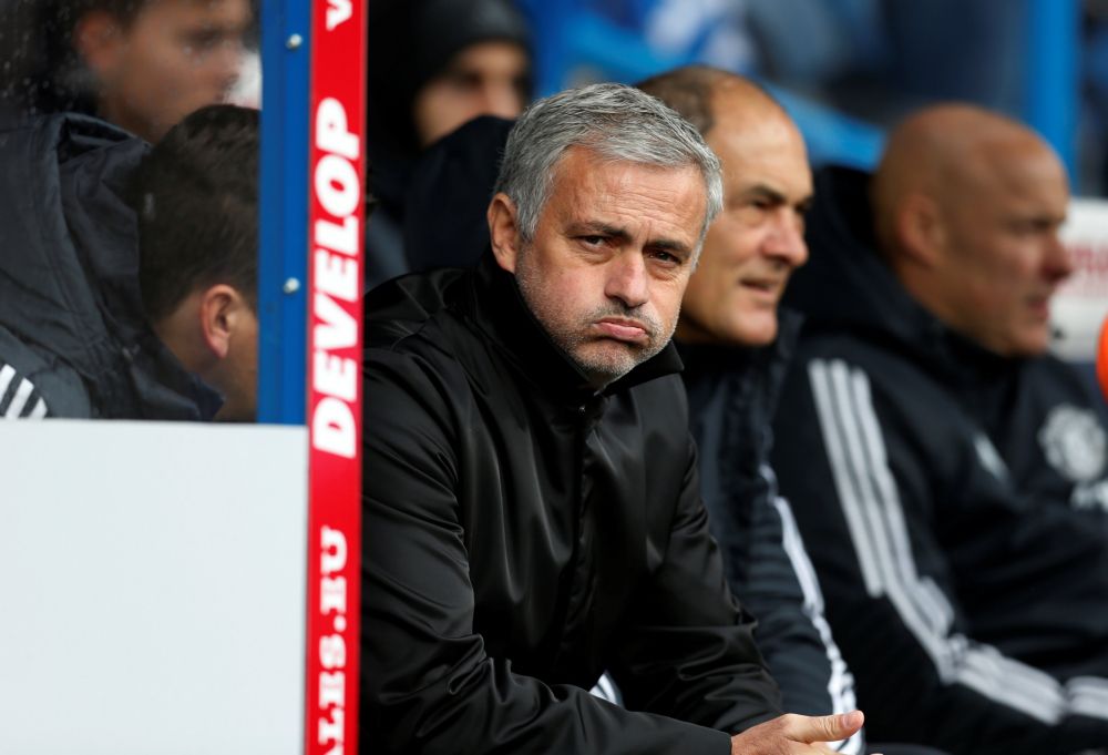 Mourinho verziekt Kerst voor minstens 50 Manchester United-medewerkers