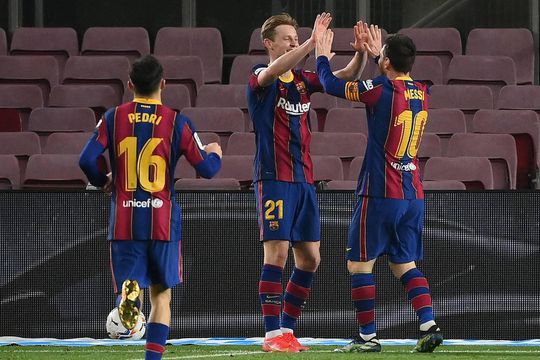 🎥 | Fraaie solo en topassist van Frenkie de Jong bij overtuigende Barça-zege