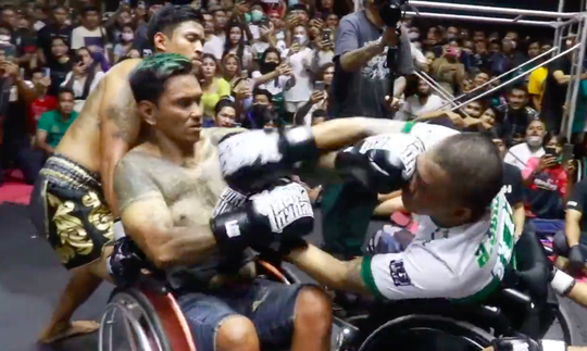 🎥 | Boksen met een beperking? Fightclub Thailand laat 'rolstoelboksers' partij draaien