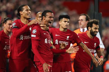 Storm van Anfield wordt Ajax laat fataal: Joël Matip kopt Liverpool naar verdiende zege