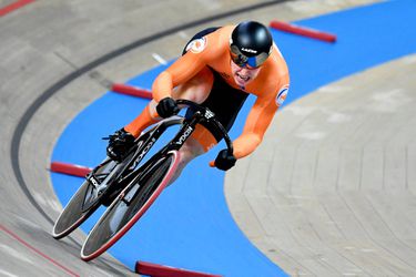 Baanwielrenners Jeffrey Hoogland en Harrie Lavreysen op WK naar kwartfinales sprint