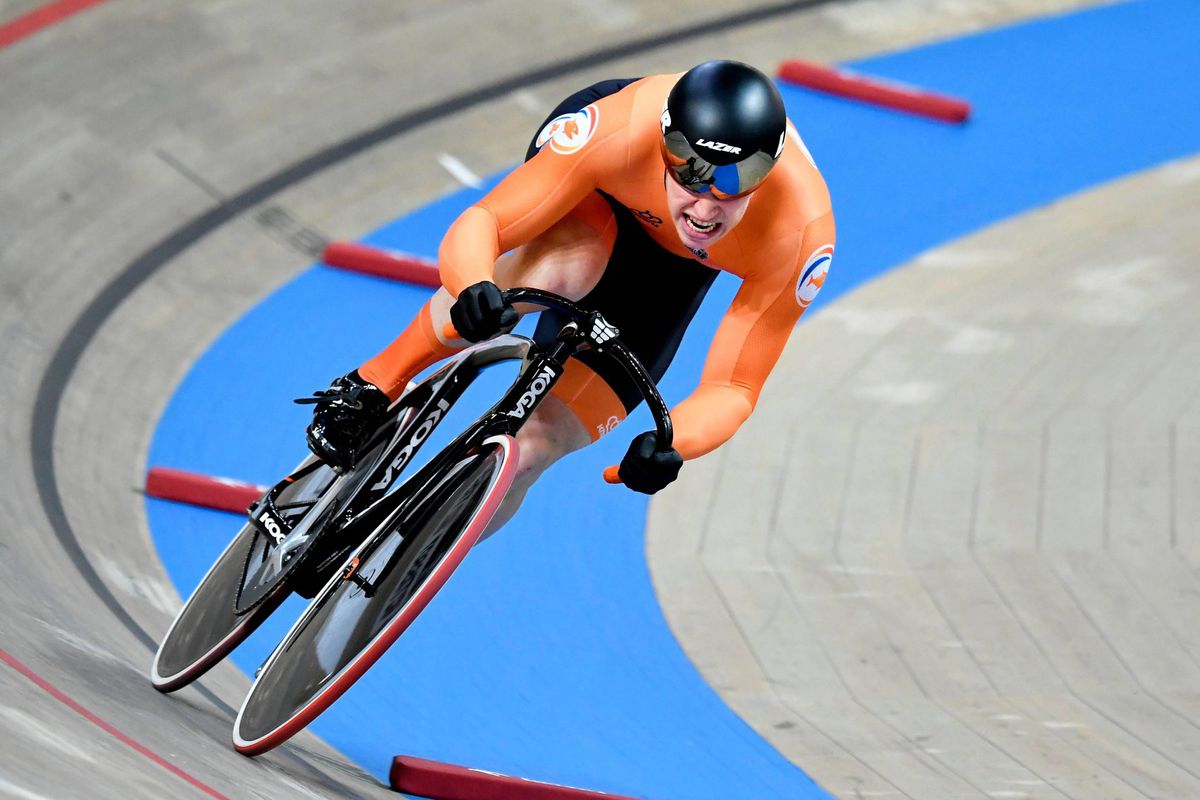 Baanwielrenners Jeffrey Hoogland en Harrie Lavreysen op WK naar kwartfinales sprint