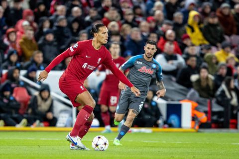 Winnend Liverpool maakt 1 doelpunt te weinig om Napoli's groepswinst af te pakken