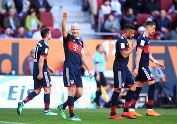 Scorende Robben kampioen met Bayern na winst op Augsburg (video)