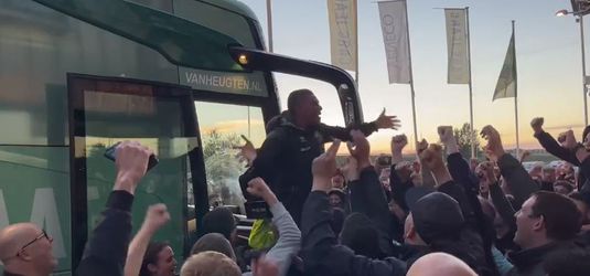 🎥 | Mooi! Op deze manier wachtten ADO-fans team op na bereiken finale nacompetitie