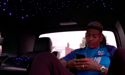 Neem hier een kijkje in het leven van Premier League-baas Patrick van Aanholt (video)