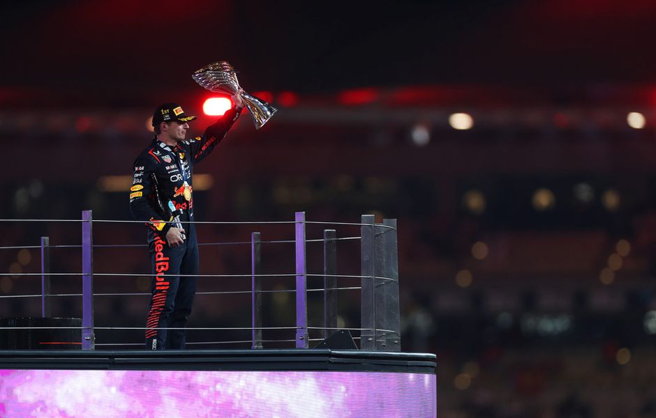 100e podium voor een Nederlander in de F1 na zege Max Verstappen in Abu Dhabi