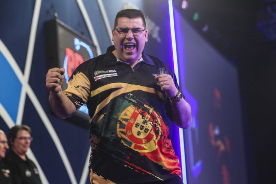 Players Championship 13: astronomisch hoog gemiddelde voor De Sousa, Nederlander gooit 9-darter