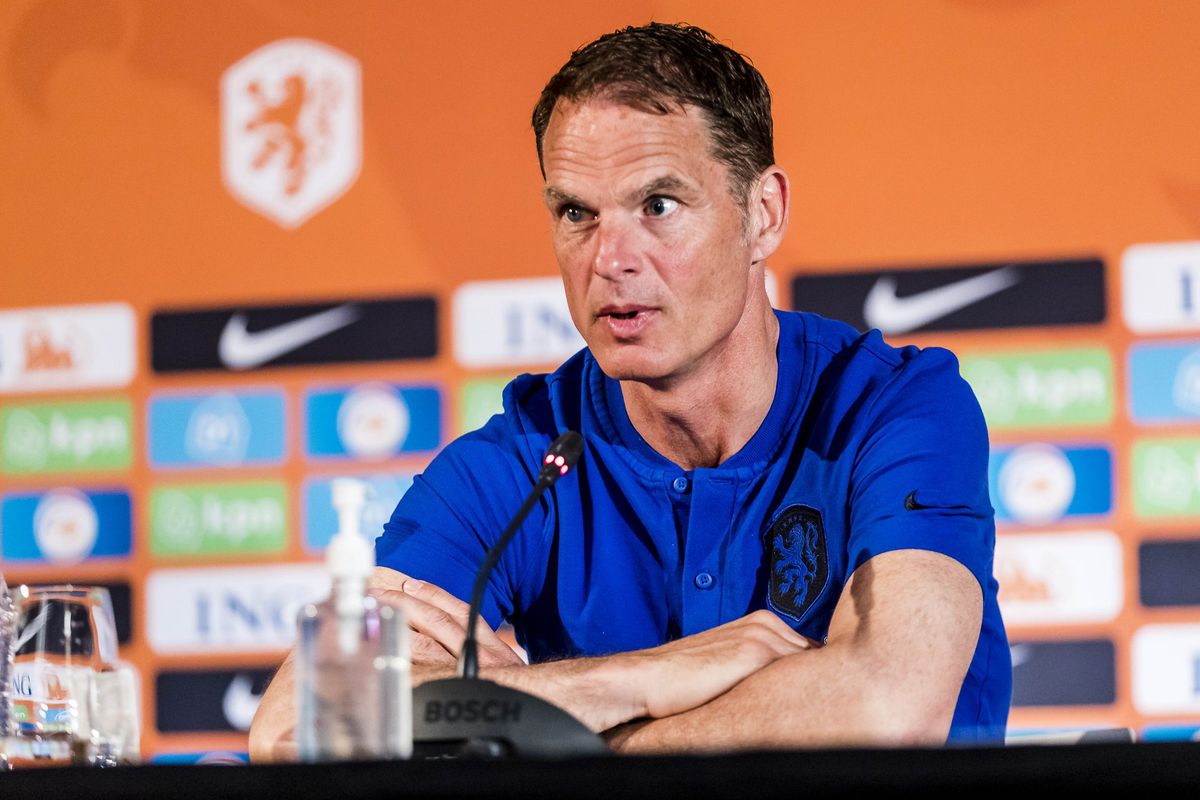 👀 | Wat is er aan de hand met het oog van Frank de Boer?