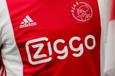 Contract verlengd: dit casht Ajax jaarlijks bij hoofdsponsor Ziggo