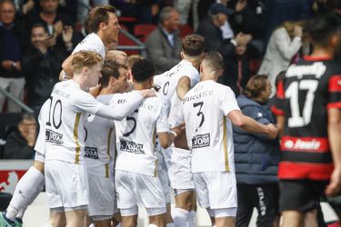 Telstar wint rood doelpuntenfestijn maar kiele-kiele van De Graafschap