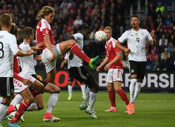Younes debuteert bij gelijkspel tussen Denemarken en Duitsland