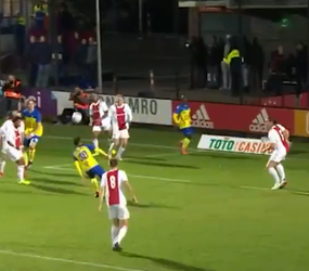 🎥 | Goal en assist in 1? Geen probleem voor Cambuur-speler tegen Ajax-amateurs in KNVB Beker