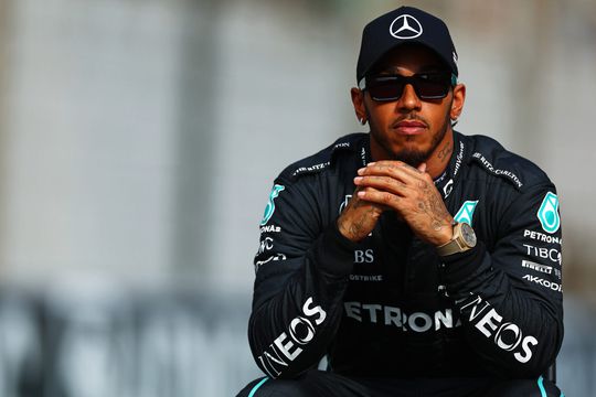 Mercedes wil aflopend contract Hamilton deze winter verlengen: ‘Geen reden om dat niet te doen’