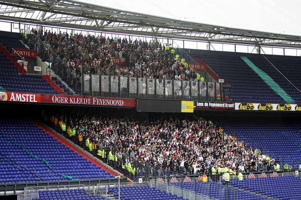 Supporters Ajax mogelijk weer welkom in Rotterdam en Den Haag