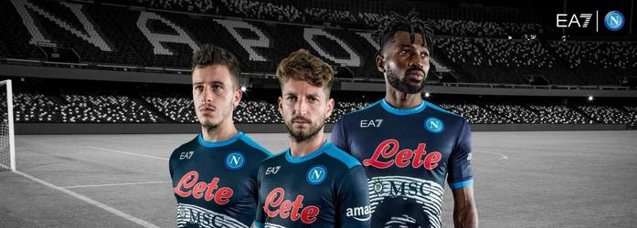 📸 | Napoli eert clublegende Diego Maradona met 3 speciale shirts