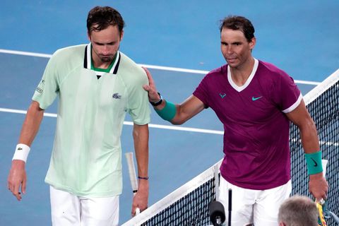 Loco in Acapulco! Nieuwe tennisbaas Daniil Medvedev in halve finale tegen Nadal