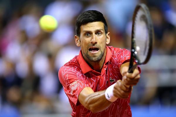 Ook Novak Djokovic is besmet geraakt met corona na organiseren eigen toernooi