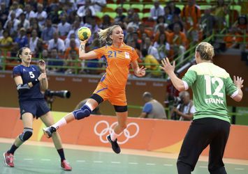 Handbalster Michelle Goos naar Buxtehuder SV