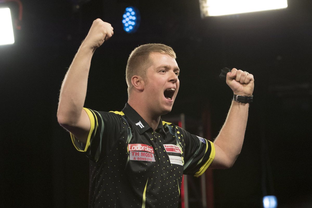 Hunt, Kirk en Burton pakken laatste tickets voor WK darts, dit zijn alle 96 darters in Ally Pally