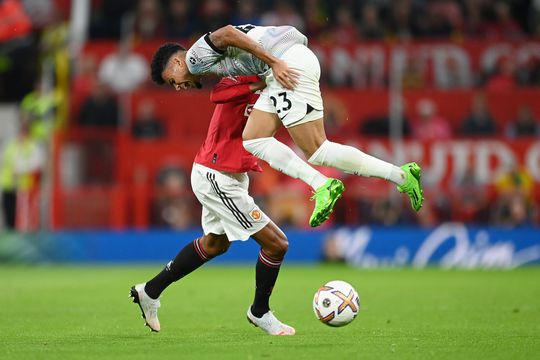 📸 | Raphael Varane laat Luis Diaz vliegen en showt het resultaat trots op Instagram