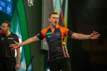 Jeffrey de Graaf met volgende sensatie op WK darts: Zweedse Nederlander gooit Jose De Sousa naar huis