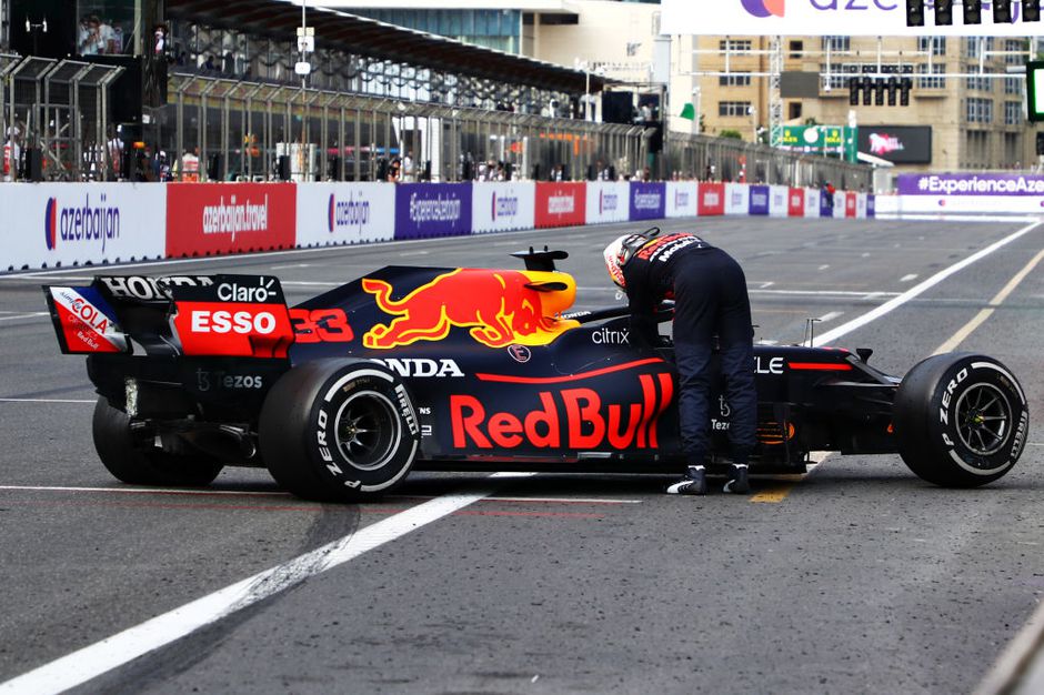 Uitzwaaiwedstrijd Oranje beter bekeken op tv dan drama van Max Verstappen in Bakoe