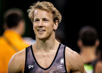 Zonderland doet het onmogelijke weer op beeld: 5 vluchtelementen (video)