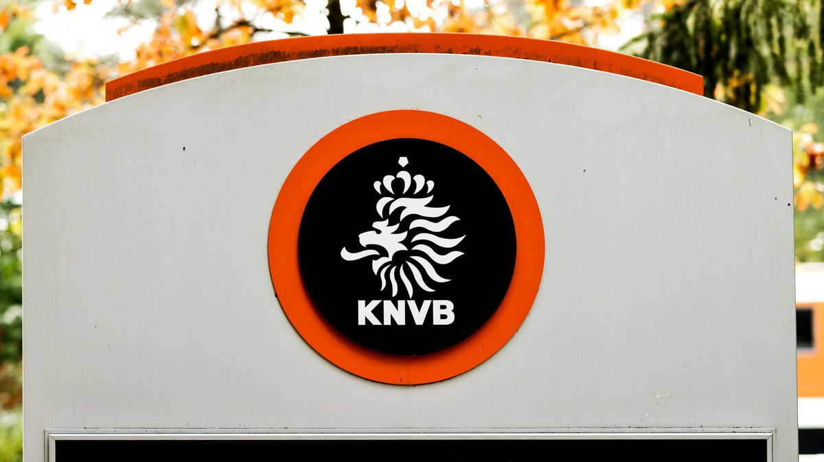 KNVB wil videoscheidsrechter misschien toch invoeren