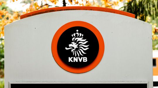 KNVB wil videoscheidsrechter misschien toch invoeren