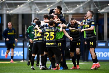 Feest in (een deel van) Milaan: Inter met De Vrij na 11 jaar weer kampioen van Italië