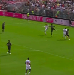 😍🎥 | Terugzien! Voormalig eredivisie-spits Mark Uth maakt wereldgoal tegen Bayern