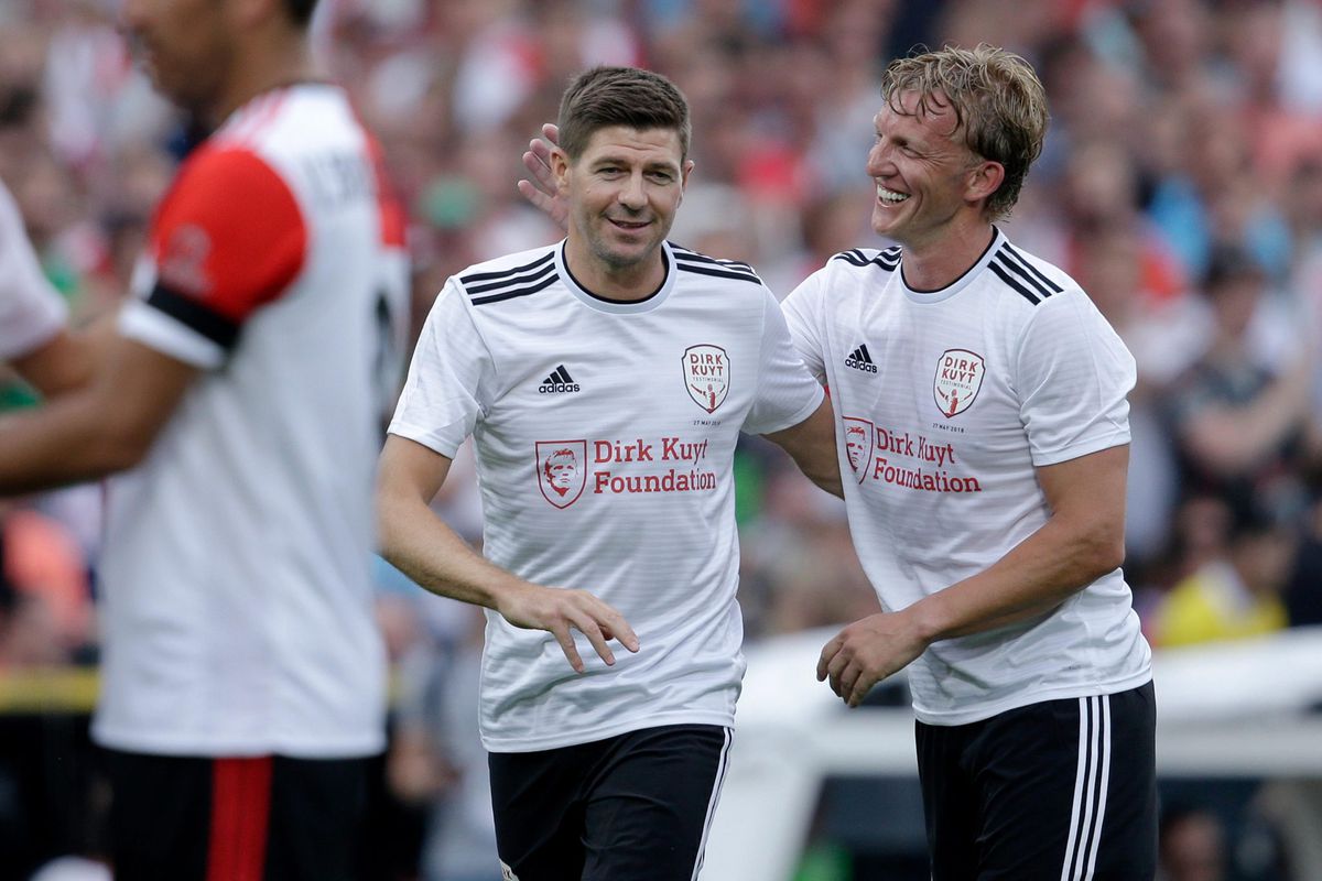 Kuyt over vriend Gerrard: 'Toen dat gebeurde, trainde hij de ballen uit zijn broek'