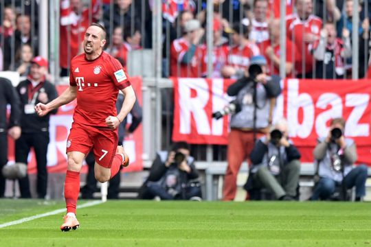 Bayern wint dankzij wereldgoal Ribéry