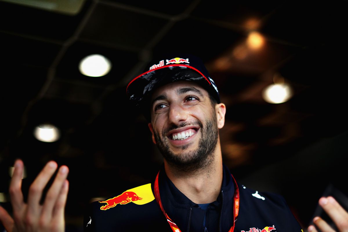 Ricciardo moet in de spiegels kijken in Rusland: 'Dit circuit ligt ons gewoon niet'