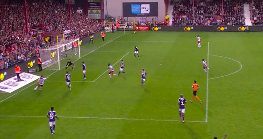 Kortrijk-verdediger scoort nu al de goal van het jaar tegen Anderlecht (video)