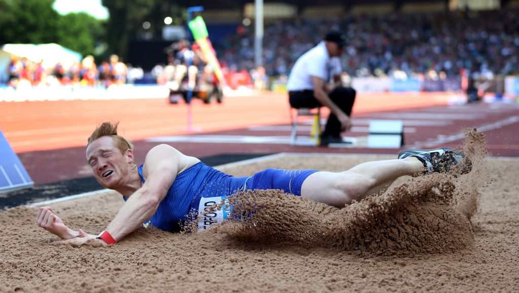 Atleet is bang voor zikavirus en vriest sperma in