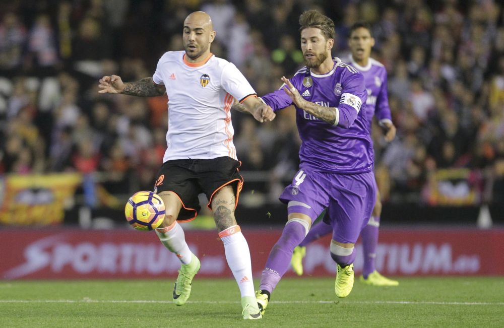 Valencia brengt Real Madrid tweede competitienederlaag toe