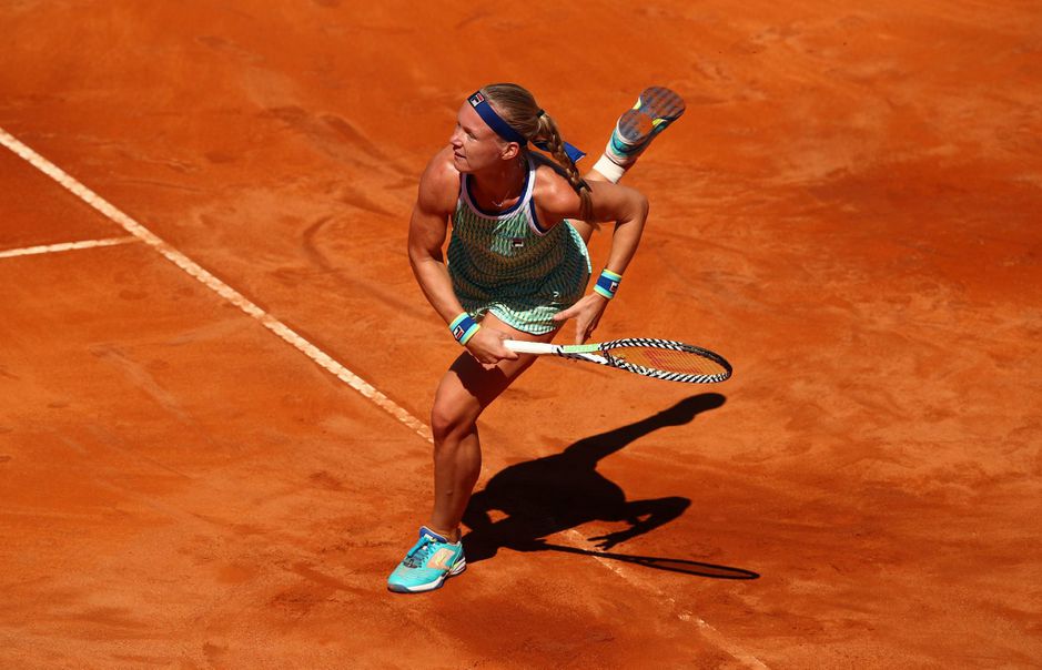 Vier uur tennis op één dag: Kiki Bertens wint BEIDE wedstrijden in Rome